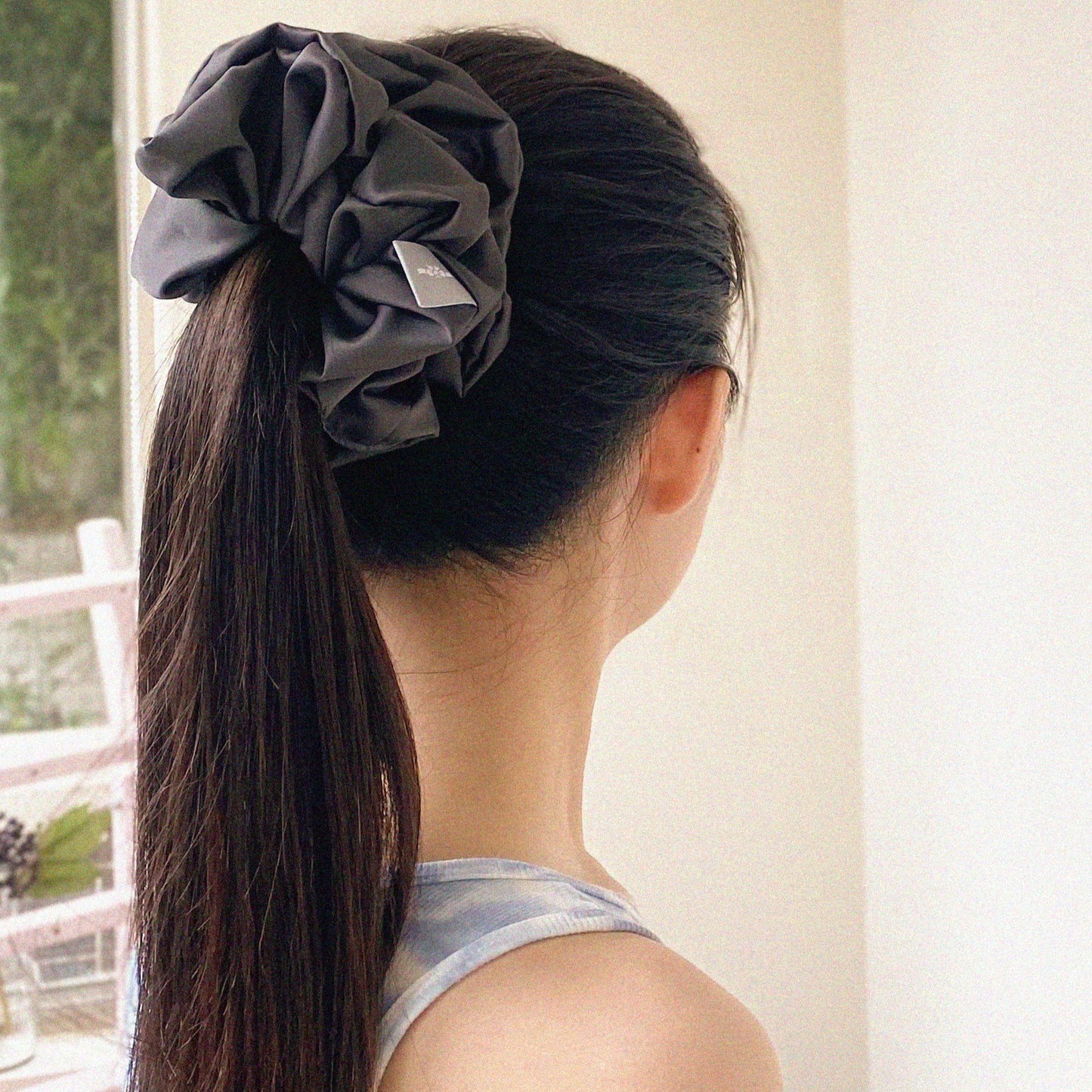 緞面鐵灰色髮圈 Satin Iron Gray Scrunchie - XL