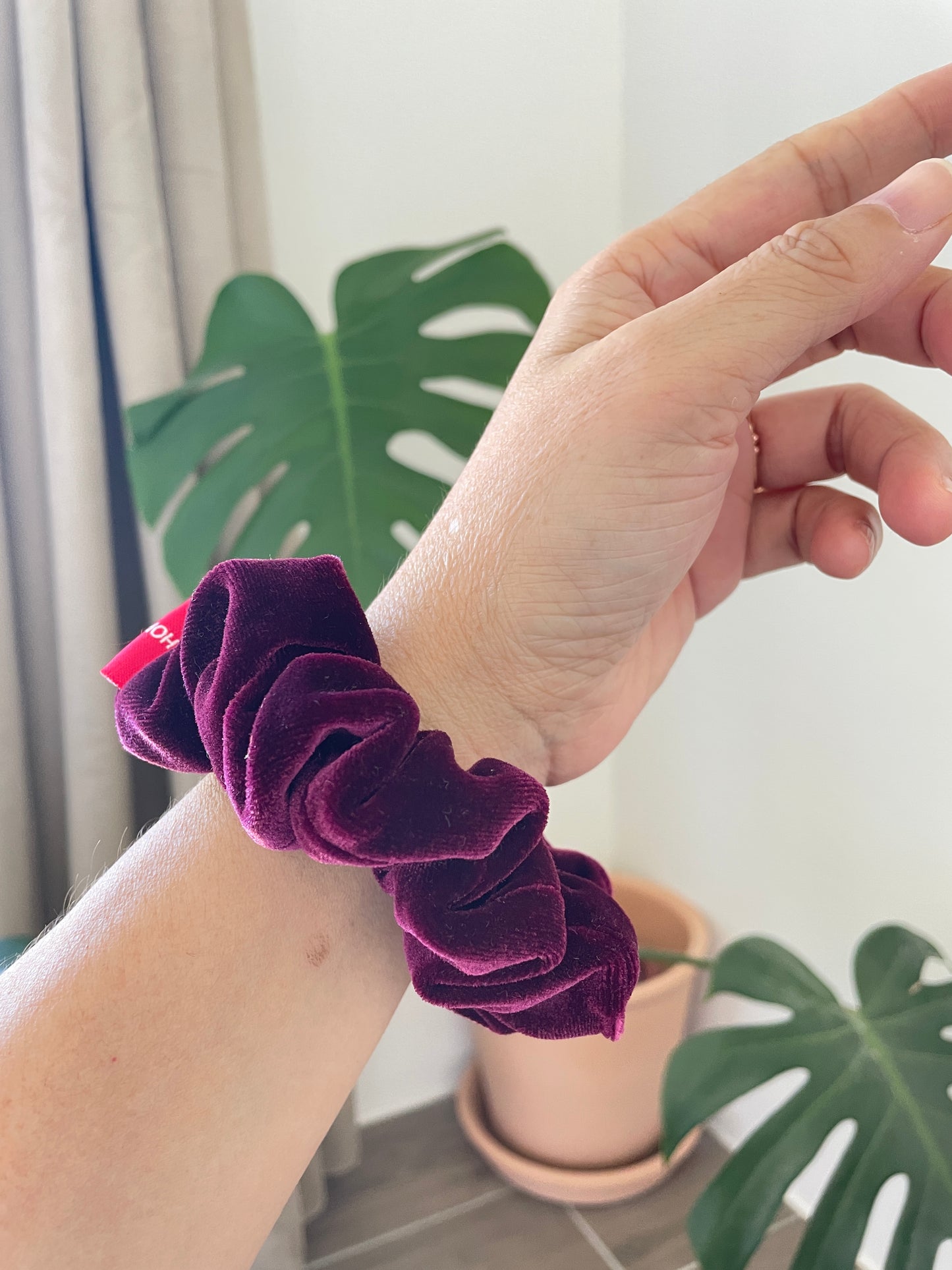 奢華絨紫紅色髮圈 Luxe Velvet Purple red Scrunchie - M