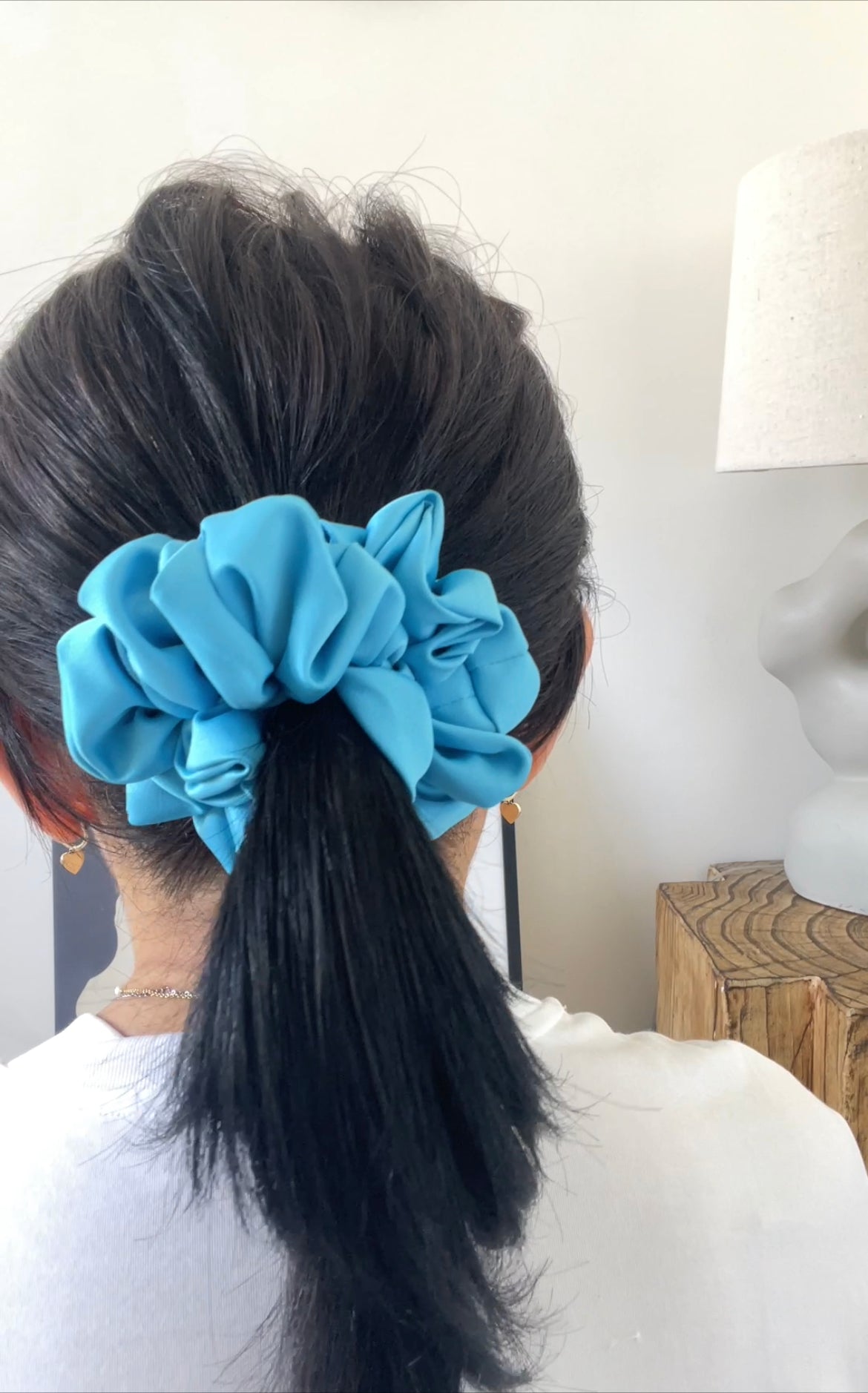 鍛面水藍色髮圈 Satin Aqua Blue Scrunchie - L